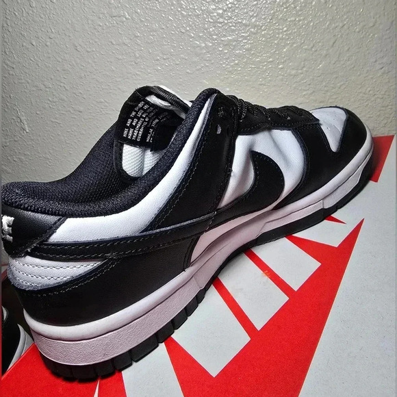 Womens Nike Dunk Low - Picture 5 of 11